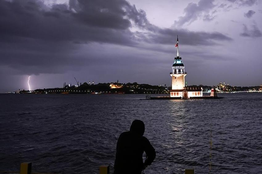 Yağmur ve gök gürültülü sağanak yağışlar kuvvetli geliyor! Meteoroloji 19 ili sel ve su baskınlarına karşı uyardı