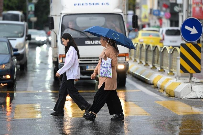 Yağmur ve gök gürültülü sağanak yağışlar kuvvetli geliyor! Meteoroloji 19 ili sel ve su baskınlarına karşı uyardı