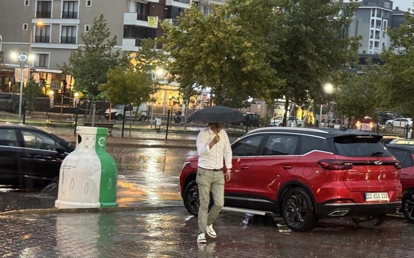 Yağmur ve gök gürültülü sağanak yağışlar kuvvetli geliyor! Meteoroloji 19 ili sel ve su baskınlarına karşı uyardı