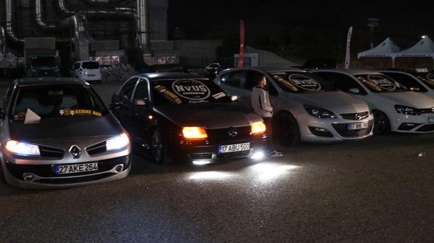 Gaziantep Şehitkamil'de modifiye araç tutkunları buluştu! Drift gösterileri nefesleri kesti