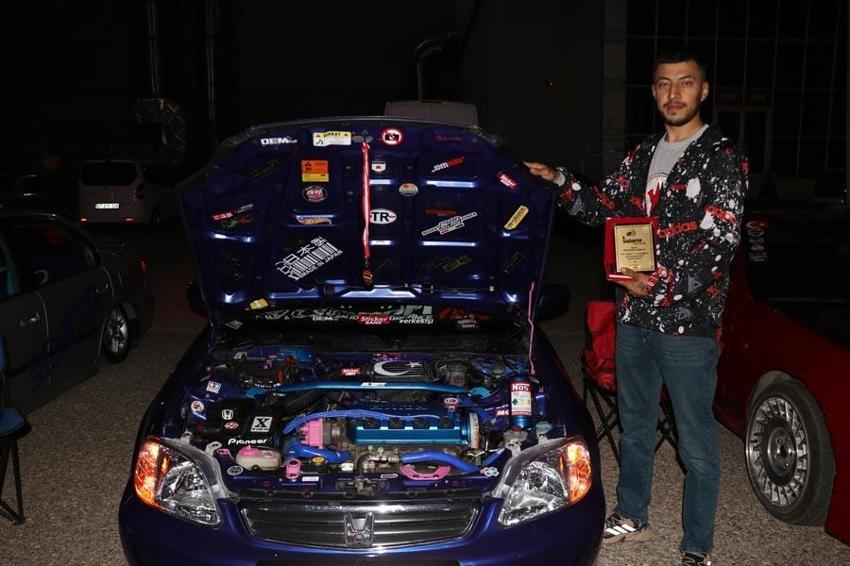 Gaziantep Şehitkamil'de modifiye araç tutkunları buluştu! Drift gösterileri nefesleri kesti