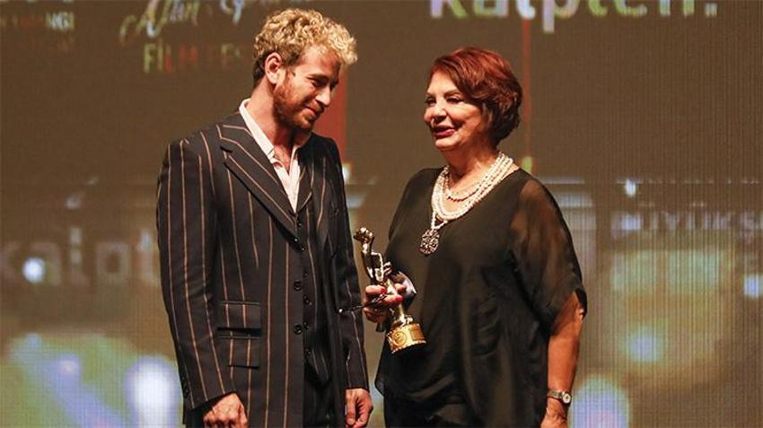 Sinemanın kalbi Altın Portakal’da atıyor! Ödüller sahiplerini buluyor