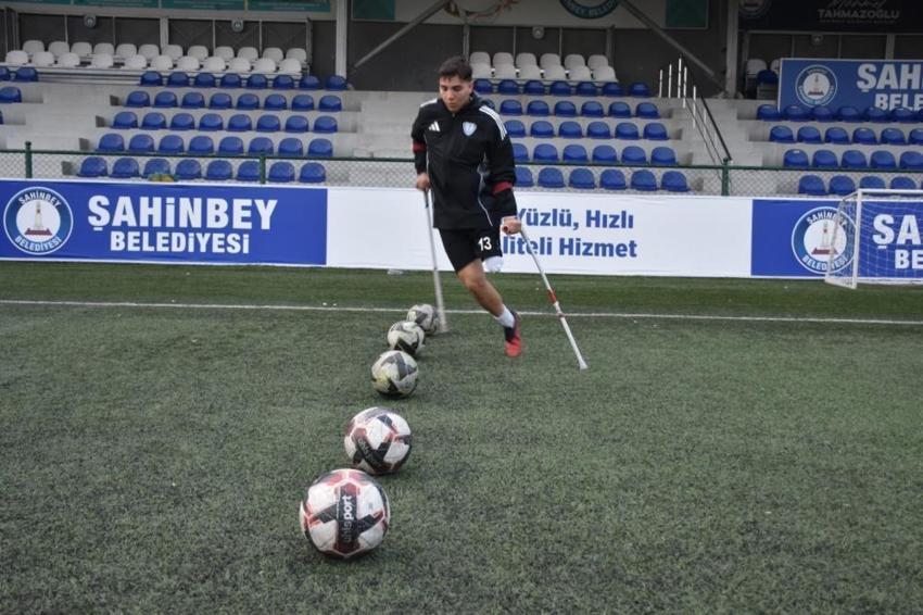 Gaziantep'te 13 yıl önce engelli kaldı! Hayata böyle tutundu