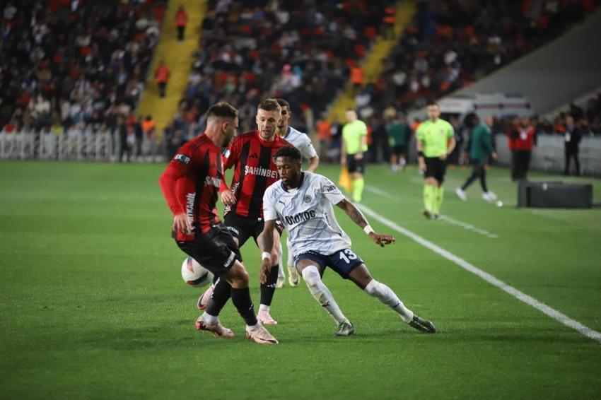 Gaziantep FK, Fenerbahçe maçına kilitlendi! Burak Yılmaz'ın takımı Süper Lig'e damga vurdu