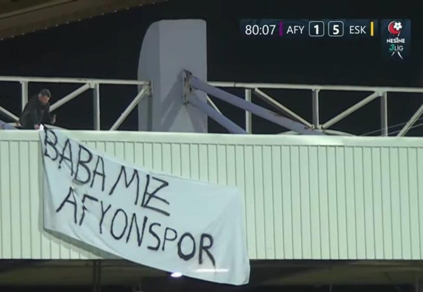 Afyonkarahisar'da olayları başlatan pankart! Eskişehirspor taraftarı çıldırdı