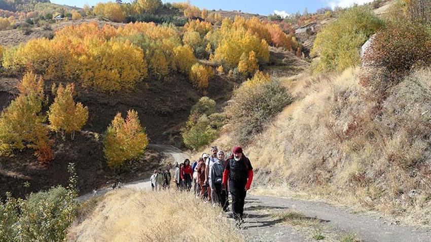 Muş'ta sonbahar şöleni: 35 Doğa tutkunu, sonbaharın en güzel manzarasını görüntüledi!