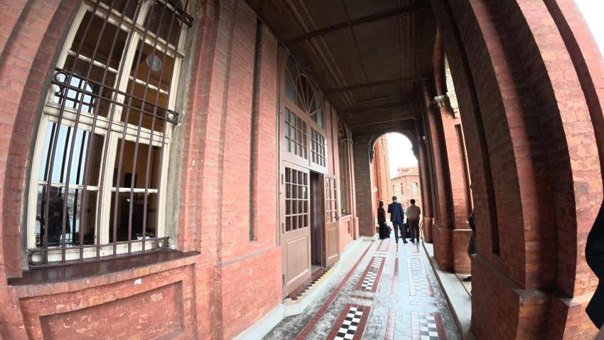 Milyonluk analizle ortaya çıktı: Tarihi Fener Rum Okulu'nda şok eden gerçek!