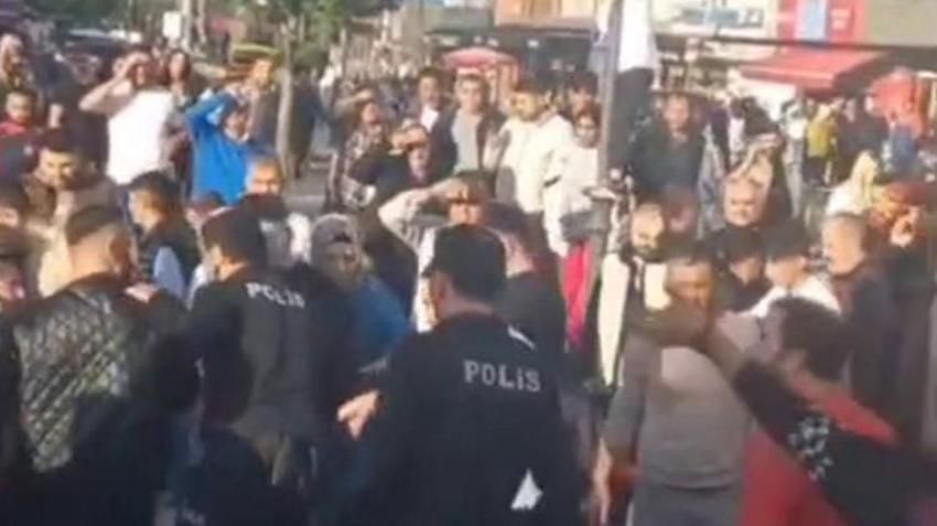 Düzce taciz iddiasıyla çalkalandı! Lise öğrencilerini taciz eden şahıs esnafa bıçak çekti