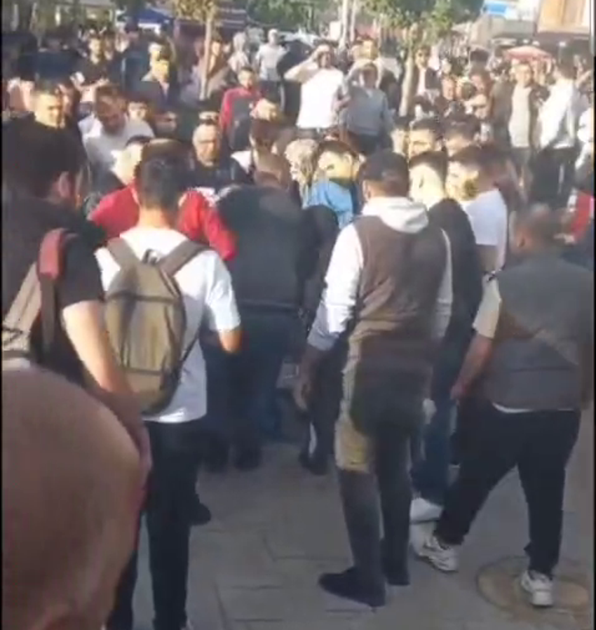Düzce taciz iddiasıyla çalkalandı! Lise öğrencilerini taciz eden şahıs esnafa bıçak çekti