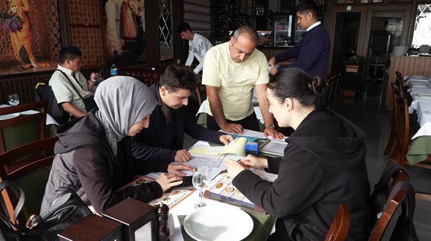 Beyoğlu'nda 4 turistten 59 bin TL hesap alan restorana denetim yapıldı! İşletme sahibi: 'Herhangi bir haksızlık söz konusu değil'