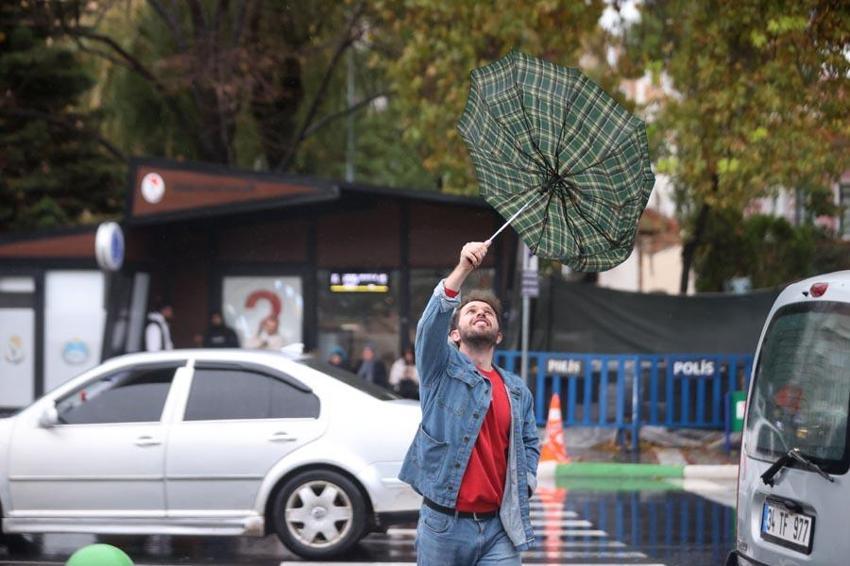 Yağmur ve gök gürültülü sağanak yağışlar kuvvetli geliyor! Meteoroloji ve bakanlıktan uyarılar peş peşe geldi: 17 ilde etkili olacak