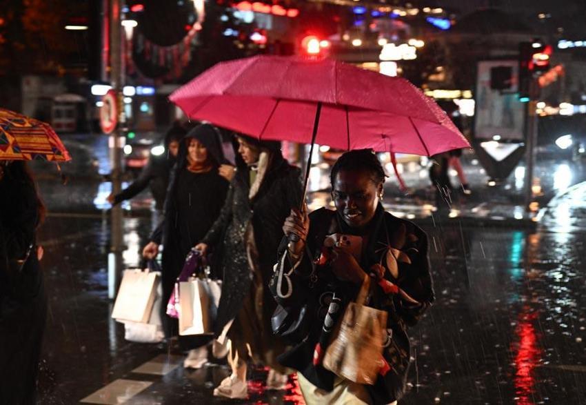 Yağmur ve gök gürültülü sağanak yağışlar kuvvetli geliyor! Meteoroloji ve bakanlıktan uyarılar peş peşe geldi: 17 ilde etkili olacak