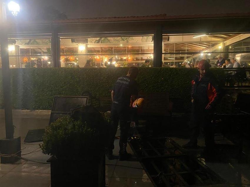 Antalya'da sığındıkları mağarada mahsur kaldılar: İtfaiye ekipleri, deniz polisi ve AFAD harekete geçti