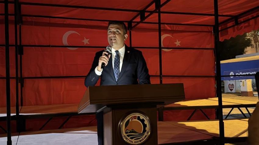 Hatay Dörtyol'da Cumhuriyet'in 102. yıl dönümü dolayısıyla yürüyüş düzenlendi