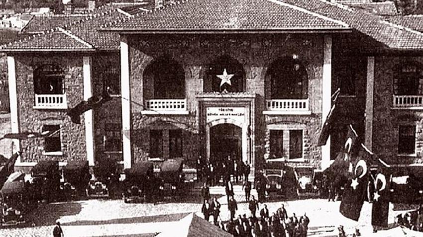 Türkiye Cumhuriyeti 102 yaşında