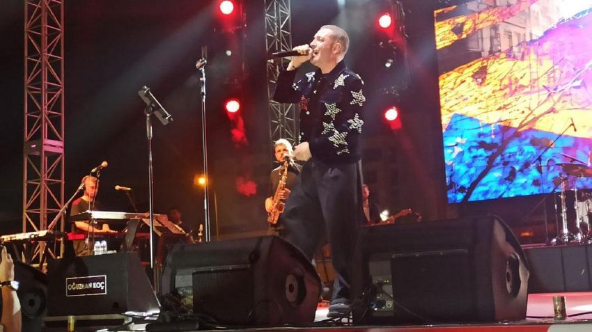 Hatay'ın İskenderun sahilinde Cumhuriyet coşkuşu