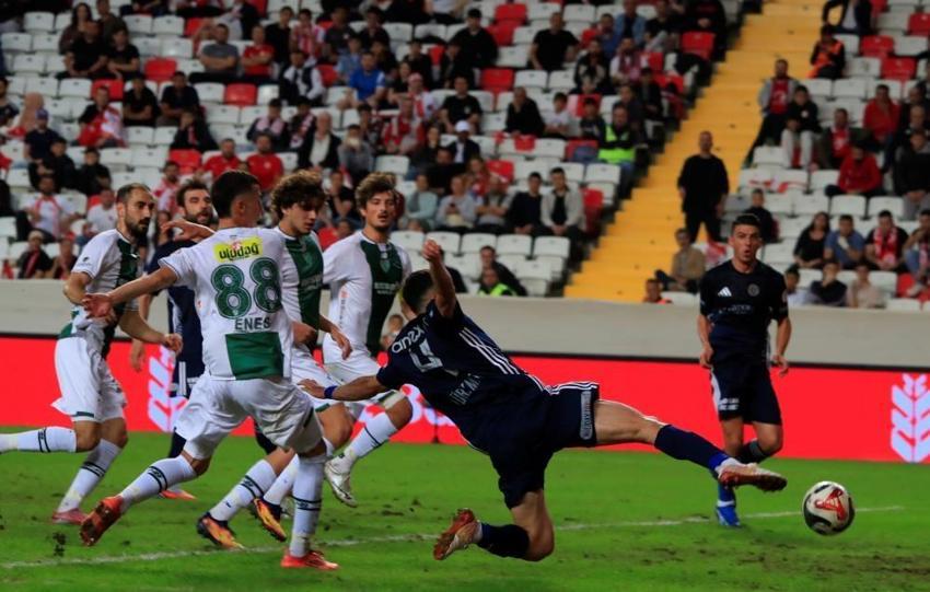 Bursaspor, Antalyaspor'a yenildi, ortalık karıştı: Elenmemiz iyi oldu, Furkan Saki geri çağırılsın