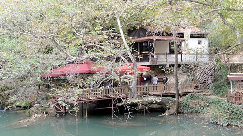 Antalya'da Kenan Evren için yaptırılan 'gizli köşk' konumuyla göz kamaştırıyor! Yıllardan beri kafe olarak kullanılıyor