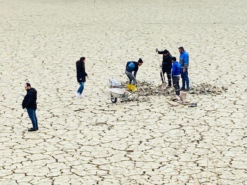 Denizli'de 120 km öteden fark edildi! Zeminde birikince kurudu kaldı