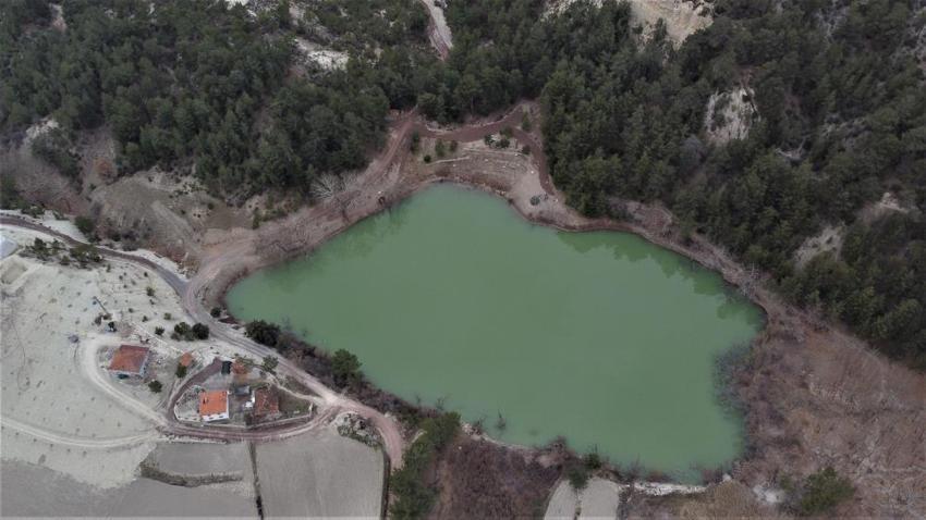 Denizli'de 120 km öteden fark edildi! Zeminde birikince kurudu kaldı
