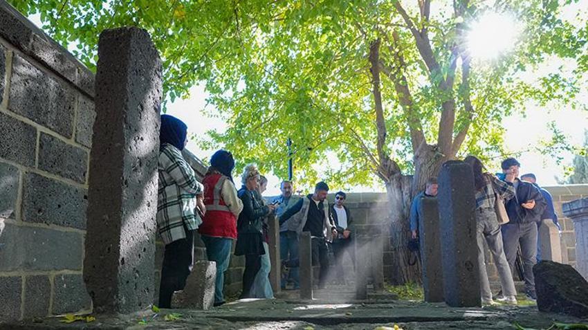 Kültür Bakanlığı'nın dev projesi Diyarbakır'da başladı: Fatih Paşa Camisi Mezarlığı ilk durak!