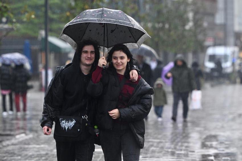 Sağanak yağmur ve gök gürültülü yağışlar geliyor! Meteoroloji tarih vererek başta Bursa, Gaziantep, Eskişehir ve Samsun olmak üzere 30 ili uyardı