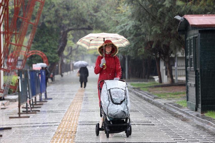 Sağanak yağmur ve gök gürültülü yağışlar geliyor! Meteoroloji tarih vererek başta Bursa, Gaziantep, Eskişehir ve Samsun olmak üzere 30 ili uyardı