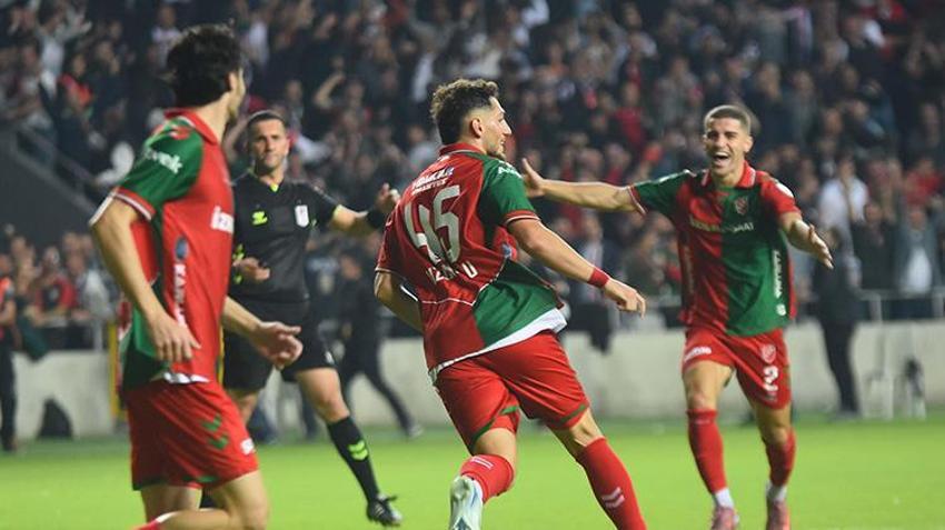 Karşıyaka zirveyi bırakmadı! İzmir temsilcisi 3'üncü Lig'den kurtulmak için umutlarını artırdı