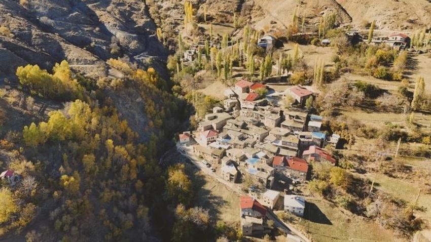 Bitlis'in köyü çevre illerde şöhret kazandı! Her bakışta farklı görünüyor
