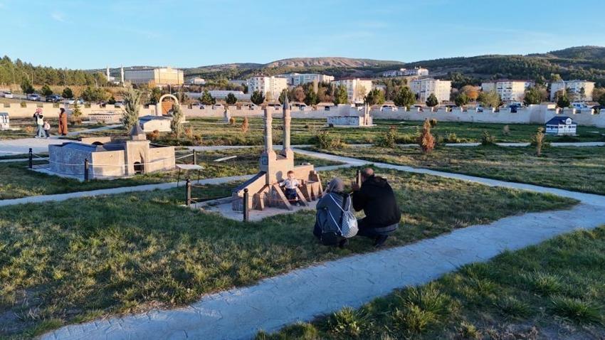 İşçiler Sivas'ın küçüğünü yaptı! Türkiye'de tek: Şehir merkezinde yer aldı