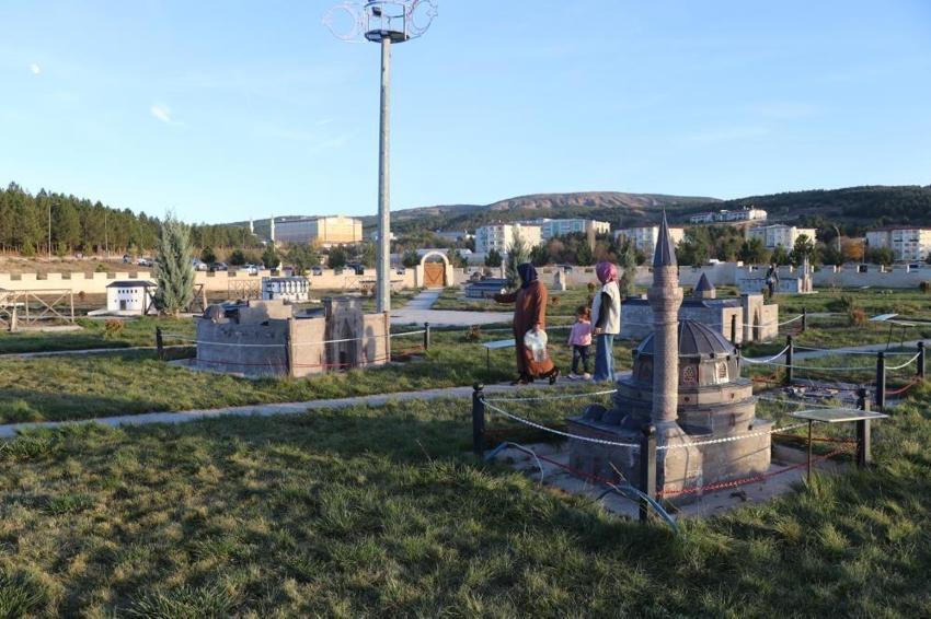 İşçiler Sivas'ın küçüğünü yaptı! Türkiye'de tek: Şehir merkezinde yer aldı
