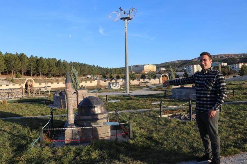 İşçiler Sivas'ın küçüğünü yaptı! Türkiye'de tek: Şehir merkezinde yer aldı