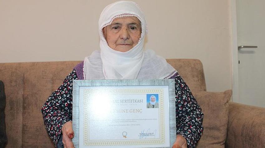 Malatya'da 88 yaşındaki kadın eşinin sözüne alınarak zoru başardı! 3 ayda öğrendi