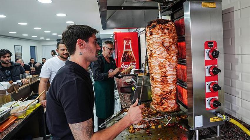 Şampiyonlar Ligi'nde forma giyiyordu, şimdi Bursa'da döner kesiyor