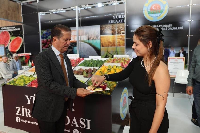 Adana Tarım Fuarı'nda tropikal meyveleri görenler gözlerine inanamadı! Artık ejder meyvesi ve mango yetiştiriliyor