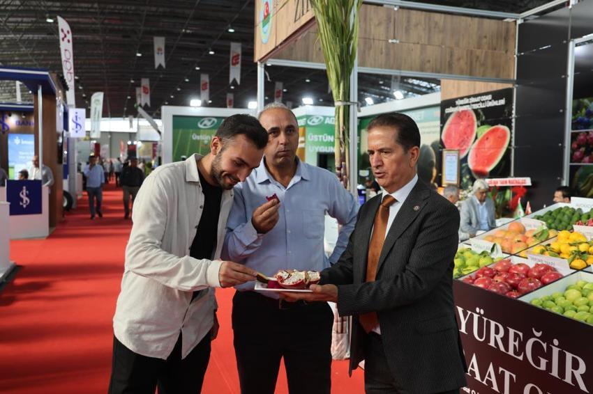 Adana Tarım Fuarı'nda tropikal meyveleri görenler gözlerine inanamadı! Artık ejder meyvesi ve mango yetiştiriliyor