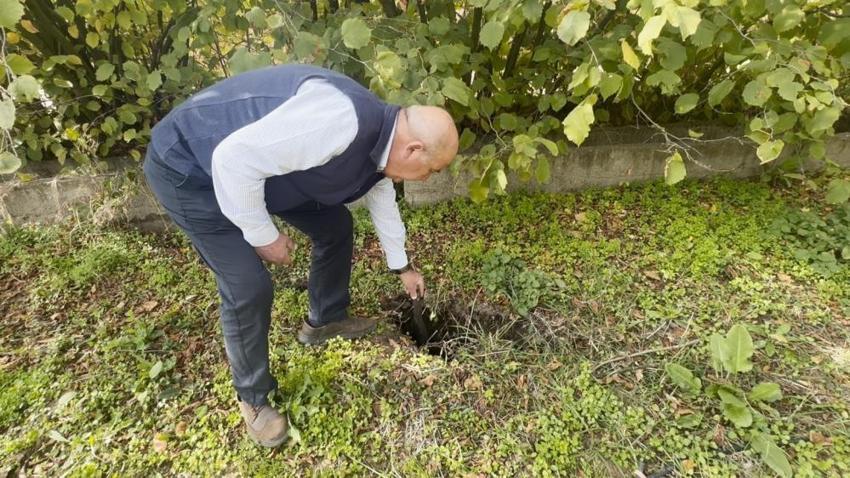 Isparta'da 1 metre derinlikte oluştu! Şehirde ilk kez oldu: Evin bahçesi korkutuyor
