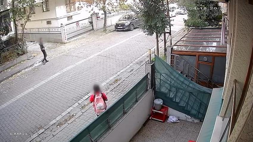 Avcılar'da servis bekleyen öğrenci için korku dolu dakikalar! Takip edip yanına çağırdı