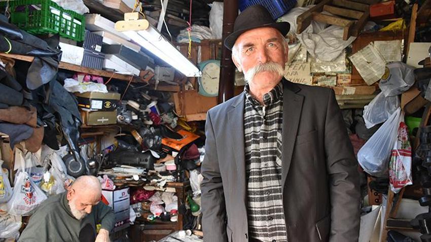 Trabzonlu emektar usta, 60 yıldır el emeği ayakkabılar üretiyor! Meslek yok olmak üzere