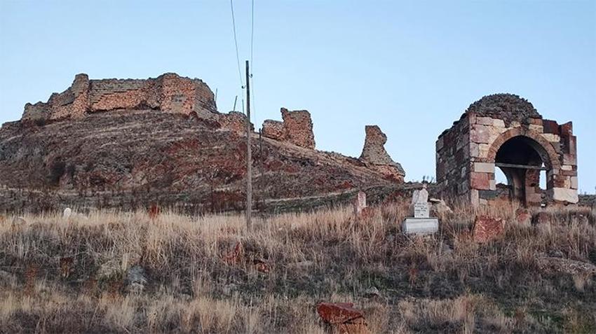 Tarihin kalbi Akdağmadeni’nde atıyor! Yozgat’ın gizemli kalesi tarihe ışık tutuyor