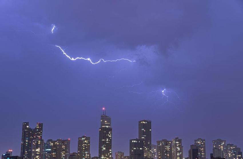 Meteoroloji İstanbul başta olmak üzere 13 ili uyardı: Yağmur, gök gürültülü sağanak yağış, sis ve pus etkili olacak