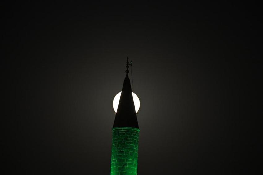 Diyarbakır’da 'Kunduz ayı’ dolunayı! Sur ilçesinde kartpostallık görüntüler ortaya çıktı