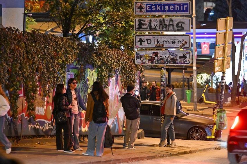 Kızılay yön tabelasına Ankaralıların ilgisi