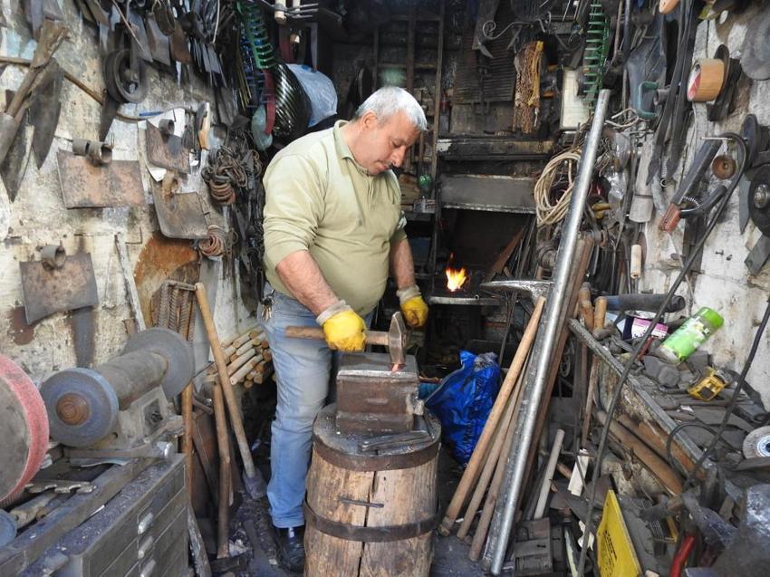 Kilis'te sadece 2 usta kaldı! 28 yıldır yaptığı mesleği yaşatmak için mücadele ediyor