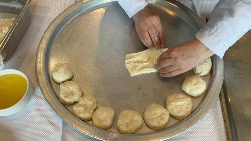 Hatay'ın damakları çatlatan lezzeti dünya haritasında: Maharetli ellerle açılıyor, özel baharatlarla hazırlanıyor!