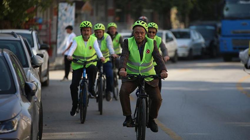 Aydın'da örnek davranış! Öğrenciler, öğretmenler ve çalışanlar okula bisikletle gidiyor