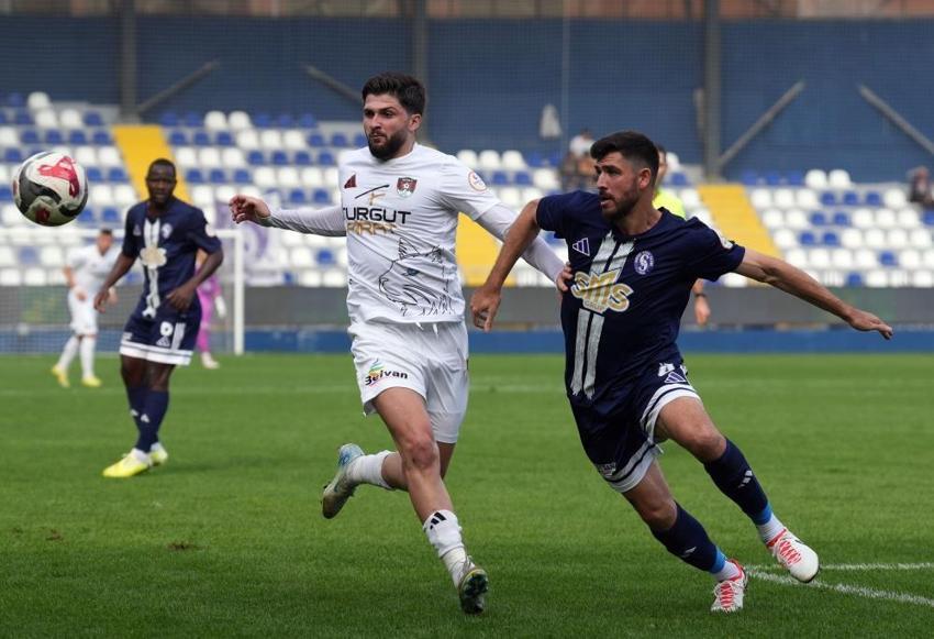 Vanspor, Sarıyer'e 2-1 yenilince kriz çıktı: Hakan Kutlu 9 kişilik takımı yenemiyorsan istifa et