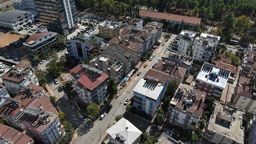 Antalya'da müteahhit binayı tamamlamayınca kaba inşaata yerleştiler: 6 kardeş çalışan ustaları da kovdu!