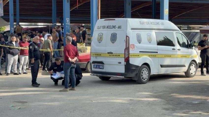 Adana'da pazar yerinde korkunç olay! Kalabalığa rastgele ateş açtılar: Ölü ve yaralılar var