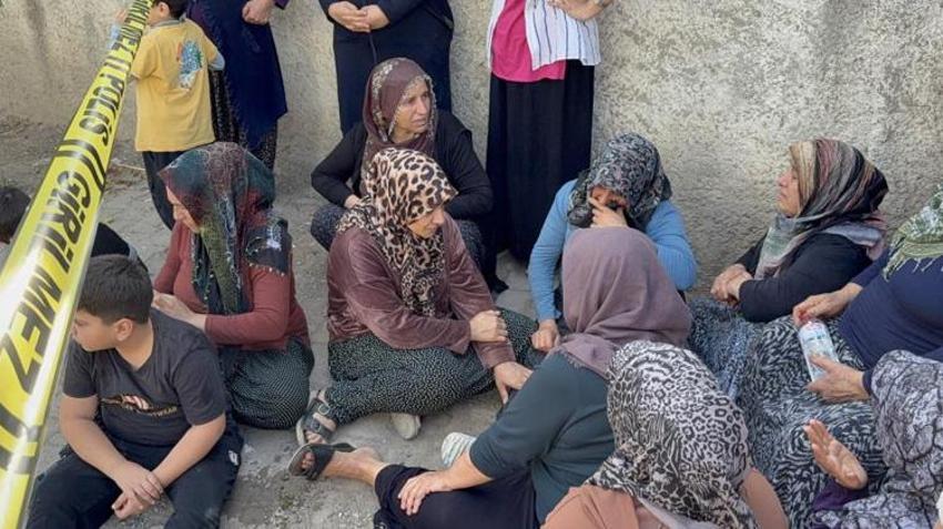 Adana'da pazar yerinde korkunç olay! Kalabalığa rastgele ateş açtılar: Ölü ve yaralılar var